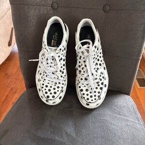 Women’s Skechers Cordova Classic White Black Dot Sneakers 8.5M
